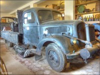 /album/fotogalerie-muzeum-historickych-vozidel-stara-zemedelska-technika-a-selska-jizba-v-porezanech-u-tyna-nad-vltavou/auto-na-drevoplyn-jpg/